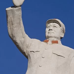 Mao Tse Tung Statue, UNESCO town of Lijiang, Yunnan Province