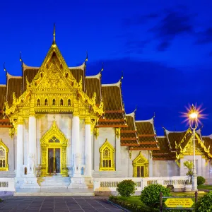 The Marble Temple (Wat Benchamabophit Dusitvanaram) at night, Bangkok, Thailand