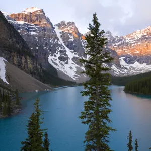 Moraine Lake, Banff National Park, Alberta, Canada