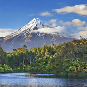 Mountain impression Taranaki (Mount Egmont) - New Zealand, North Island, Taranaki
