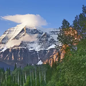 Mountain landscape at Mount Robson - Canada, British Columbia, Fraser-Fort George