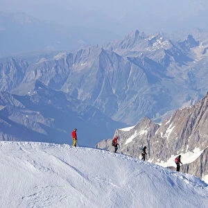 Mountaneers on Mont Blanc, Aosta Valley, Italy
