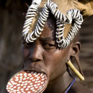 Mursi woman with clay lip plate