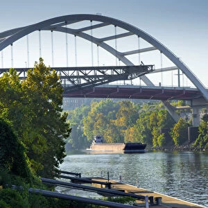 Nashville, Tennessee, Barge, Cumberland Rive, Korean War Memorial Bridge, Gateway Bridge