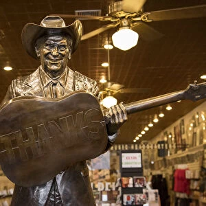 Nashville, Tennessee, Ernest Tubb Record Shop, Ernest Tubb Statue