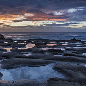 New Zealand, North Island, Muriwai Beach, sunset