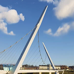 Northern Ireland, County Derry, Peace bridge