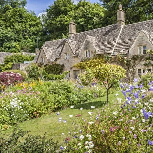 Old cottages in Bibury, Cotswolds, Gloucestershire, England