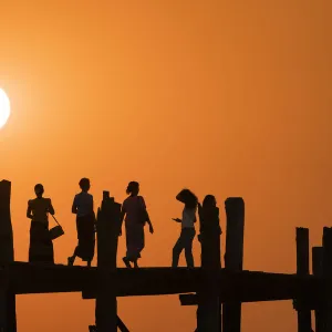 People on U Bein bridge over Taungthaman Lake at sunset, Amarapura, Amarapura Township