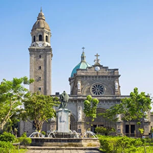 Plaza Roma and Manila Cathedral in Intramuros historic district, Manila, National