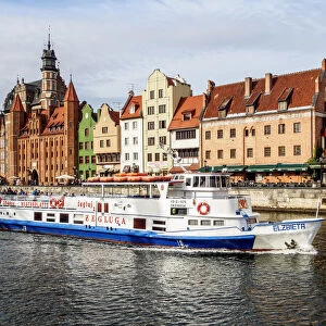 Poland, Pomeranian Voivodeship, Gdansk, Old Town, Ship on the Motlawa River