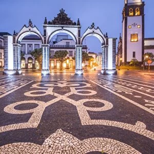 Portugal, Azores, Sao Miguel Island, Ponta Delgada, Portas da Cidade gate and the