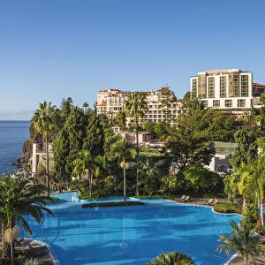 Portugal, Madeira, Funchal, Swimming pool and Reids hotel