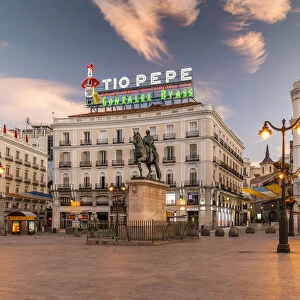 Puerta del Sol square at sunrise, Madrid, Community of Madrid, Spain