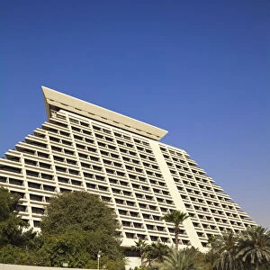 Qatar, Doha, West Bay, Swimming pool at Sheraton Doha Resort & Convention Hotel