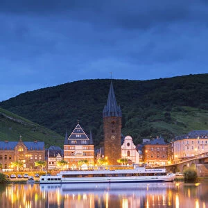 River Moselle and Bernkastel-Kues at dusk, Rhineland-Palatinate, Germany