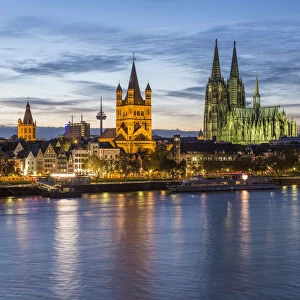River Rhine, and Cathedral (Dom), Cologne (Koln), North Rhine Westphalia, Germany