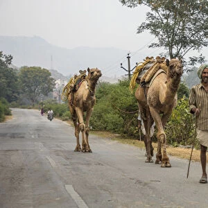 Road to Udaipur from Kumbhalgarh, Rajasthan, India