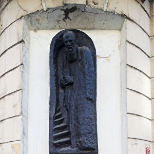 Russia, St. Petersburg, Sennaya, monument to Fyodor Dostoevsky at Raskolnikov House