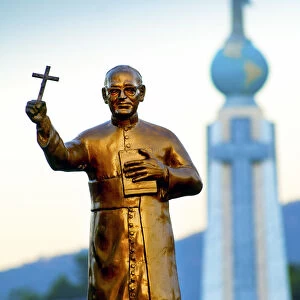 San Salvador, El Salvador, Dawn, Savior Of The World Plaza, Statue Of Archbishop Oscar