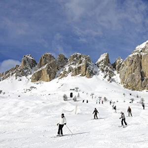 Skiing, Wolkenstein, Santa Caterina, Groedner Joch, Sella Ronda, South Tyrol, Italy