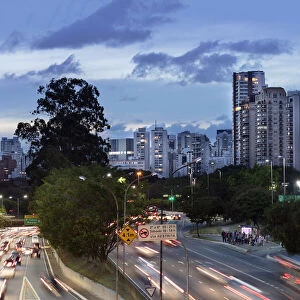 South America, Brazil, Sao Paulo. View of busy traffic on 23 May Avenue