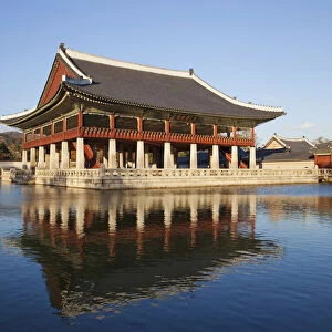 South Korea, Seoul, Gyeongbokgung Palace, Gyeonghoeru Pavilion