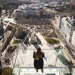 Spagna - Madrid. Piattaforma sospesa nel vuoto sulla terrazza panoramica dell'Hotel Riu