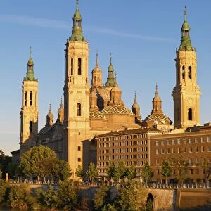 Spain, Aragon Region, Zaragoza, Basilica del Pilar