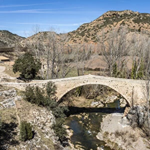 Spain, Aragon, Rubielos de Mora, The Fonseca bridge on Rio Mijares river