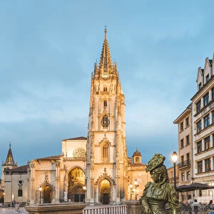 Spain, Asturias, Oviedo. Cathedral of San Salvador, and the Statue of La Regenta