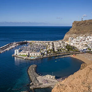 Spain, Canary Islands, Gran Canaria Island, Puerto de Mogan, marina view with Hotel