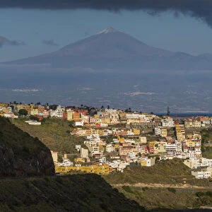 Spain, Canary Islands, La Gomera, San Sebastian de la Gomera, town view with Pico