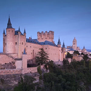 Spain, Castilla y Leon Region, Segovia Province, Segovia, The Alcazar, dusk