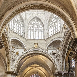 Spain, Comunidad Valenciana, Valencia, Lateral view of the cross vault of the Cathedral
