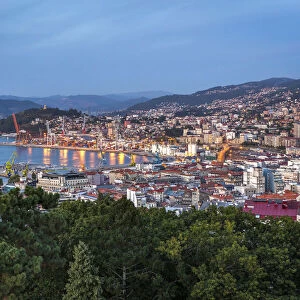 Spain, Galicia, Vigo, Vigo city centre from the Mirador do Castro