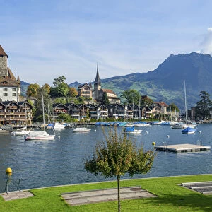 Spiez harbour with Spiez castle, Lake Thun, Bern, Bernese Alps, Berner Oberland