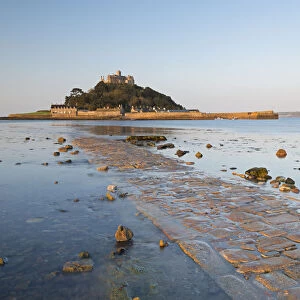 St Michaels Mount and the Causeway in early morning sunlight, Marazion, Cornwall, England