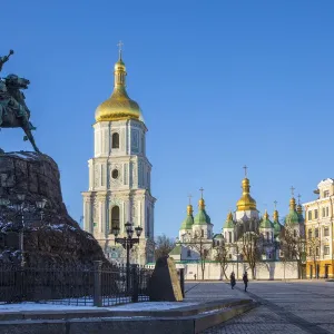 St. Sophias Cathedral and Bell Tower, Sofiyivska Square, Kiev (Kyiv), Ukraine