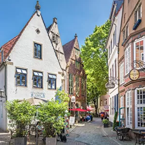Street cafes in the historic Schnoor district, Bremen, Germany