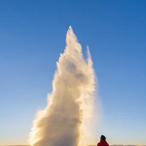 Strokkur geyser, Geysir, Golden Circle, Iceland