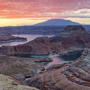 Sunrise at Alstrom Point, Lake Powell, Glen Canyon National Recreation Area, Page