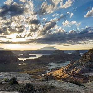Sunrise at Alstrom Point, Lake Powell, Glen Canyon National Recreation Area, Page