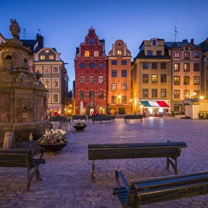 Sweden, Stockholm, Gamla Stan, Old Town, buildings of the Stortorget Square, dusk