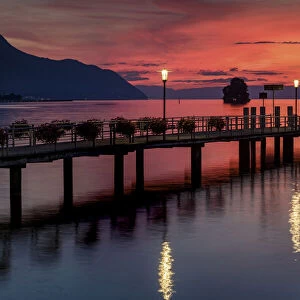 Switzerland, Canton of Vaud, Lake Geneva, Villeneuve town, sunset