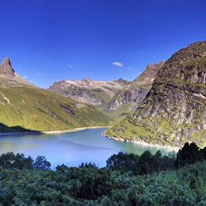 Switzerland, Graubunden, Vals, Zervreilasee Reservoir and Zervreilahorn Peak