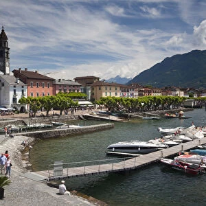 Switzerland, Ticino, Lake Maggiore, Ascona, Piazza Motta and lakefront