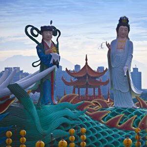 Taiwan, Kaohsiung, Lotus pond, Spring and Autumn pagodas