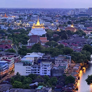 Thailand, Bangkok, The Golden Mount (Phu Khao Thong) at Wat Saket at dusk