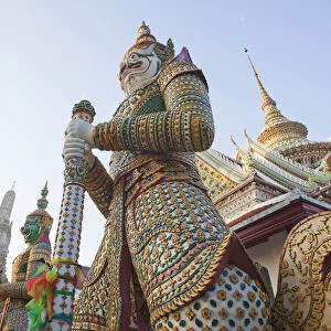 Thailand, Bangkok, Wat Arun, Statue at the Temple of Dawn